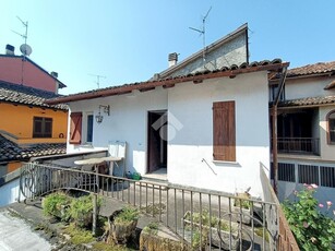 Casa semindipendente in vendita