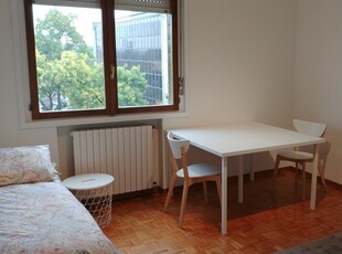 Letto in affitto in appartamento con 4 camere da letto a San Gregorio, Padova