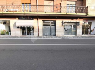 Locale Commerciale in Affitto ad Atripalda - 500 Euro