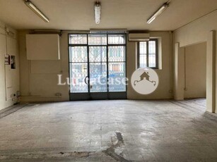 Locale Commerciale in Affitto ad Lucca - 2000 Euro
