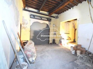 Locale Commerciale in Affitto ad Lucca - 700 Euro