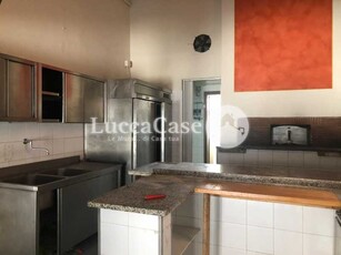 Locale Commerciale in Affitto ad Lucca - 850 Euro
