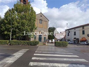 Locale commerciale in buono stato di 120 mq. a Santanna