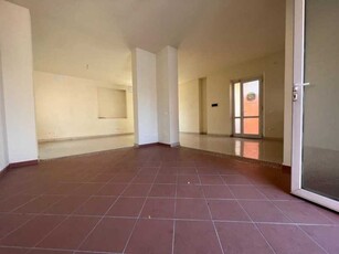 Locale Commerciale in Vendita ad Lucca - 140000 Euro