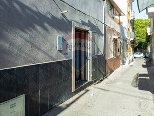 Monolocale in Vendita a Catania, zona Centro Storico, 70'000€, 42 m²