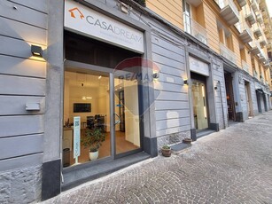 Negozio in Vendita a Napoli, zona Mergellina, 290'000€, 50 m²
