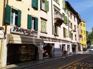 negozio in vendita a Udine