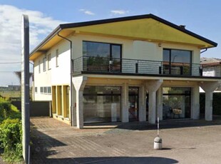 negozio in Vendita ad Cavarzere - 67640 Euro