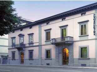 Palazzina commerciale in affitto a Firenze