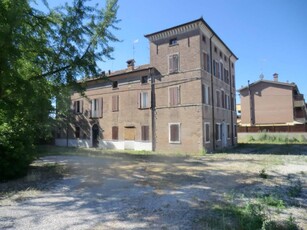 Palazzina commerciale in vendita a Ferrara