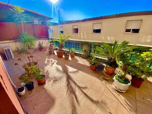 Quadrilocale con terrazzi, Massa centro