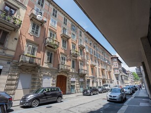 Quadrilocale in Affitto a Torino, zona San Secondo, 1'500€, 85 m², arredato