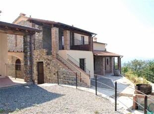 Rustico-Casale-Corte in Vendita ad Villafranca in Lunigiana - 700000 Euro