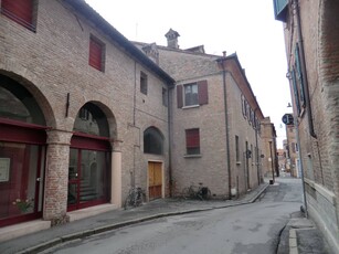 Soluzione Indipendente in vendita a Ferrara - Zona: Centro storico