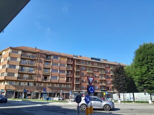 spazio commerciale in vendita a Moncalieri