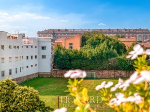 Splendida proprietà con terrazza porticata in vendita a Caserta