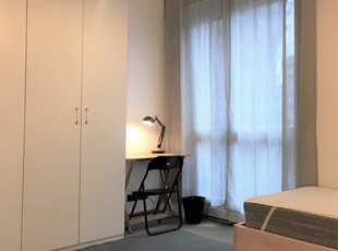 Stanza condivisa in appartamento condiviso, Navigli, Milano