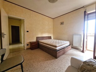 Stanza in Affitto a Catanzaro, zona Fortuna, 230€, 130 m², arredato