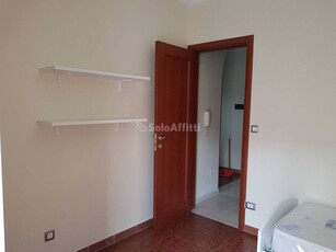 Stanza in Affitto a Catanzaro, zona Lido Corso, 230€, 135 m², arredato