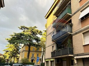 Trilocale in Viale Firenze, Foligno, 1 bagno, giardino in comune