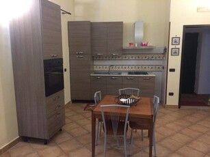 Trilocale in Affitto a Crotone, zona Lungomare, 400€, 75 m², arredato