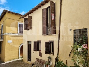 Trilocale in QUATTRO NOVEMBRE, Ponzano Romano, 1 bagno, 50 m²