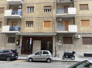 Trilocale in Vendita a Palermo, 138'000€, 90 m²
