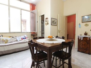 Trilocale in Vendita a Siracusa, zona Piazza Santa Lucia, 85'000€, 117 m²