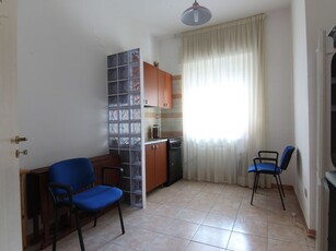 Trilocale in Vendita a Siracusa, zona viale Teracati, 98'000€, 97 m²