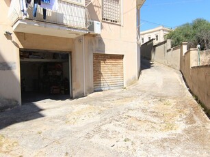 Trilocale in Vendita a Siracusa, zona Viale Tunisi, 95'000€, 88 m²