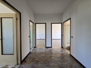 Trilocale in Via De Gasperi 29, Casteggio, 1 bagno, 84 m², 1° piano