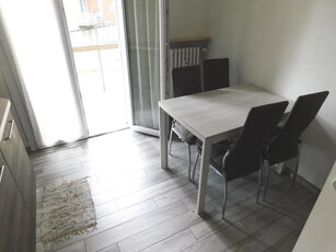 VIALE UMBERTO - REGGIO EMILIA - APPARTAMENTO 2 MATRIMONIALI - PRIMO PIANO