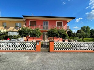 Villa a schiera a Pasiano di Pordenone, 6 locali, 2 bagni, arredato