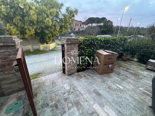 Villa a schiera a Siena, 4 locali, 2 bagni, giardino privato, 95 m²