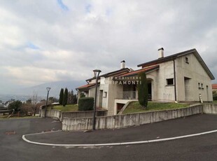 Villa a Schiera in Vendita a Oggiono - 235000 Euro