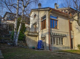 Villa a schiera in Viale dei Ciliegi, Moncalieri, 9 locali, 3 bagni