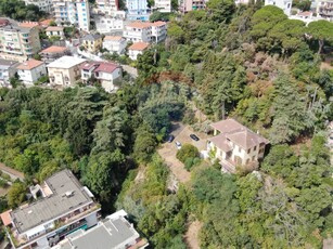 Villa ad Albissola Marina, 32 locali, 6 bagni, giardino privato