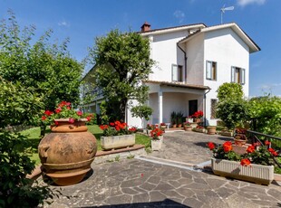 Villa bifamiliare in vendita a Castelnuovo Berardenga