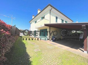 Villa Bifamiliare in Vendita ad Cervarese Santa Croce - 258000 Euro