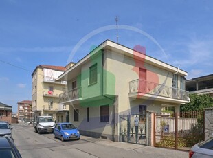 Villa con box doppio a Nichelino