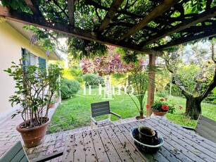 Villa con giardino a Campi Bisenzio