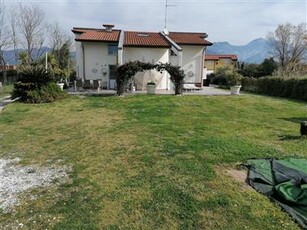 Villa in buono stato di 200 mq. a Marina Di Carrara