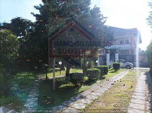 Villa in vendita a Giugliano in Campania - Zona: Varcaturo