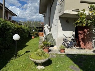 Villa in Vendita a Massa, 750'000€, 270 m², arredato, con Box