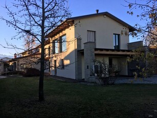 Villa in vendita a Saluzzo