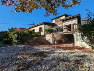 Villa in Vendita ad Bacoli - 550000 Euro