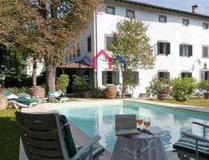 Villa in Vendita ad Bagni di Lucca - 930000 Euro