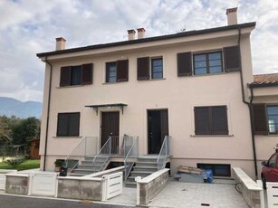 Villa in Vendita ad Cascina - 298000 Euro