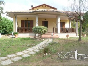 Villa in Vendita ad Castiglione del Lago - 390000 Euro