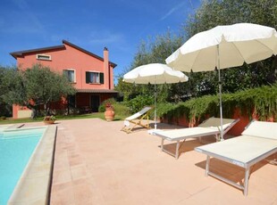 Villa in Vendita ad Castiglione del Lago - 490000 Euro